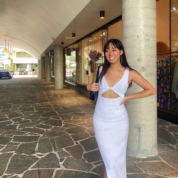 Meet your Posher, Rainy - Picture 1 of 1